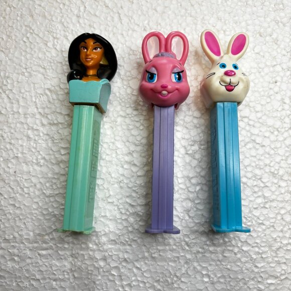 3 Vintage Pez Dispensers, Jasmine and 2 Easter Bunnies from 1990s - Picture 3 of 4